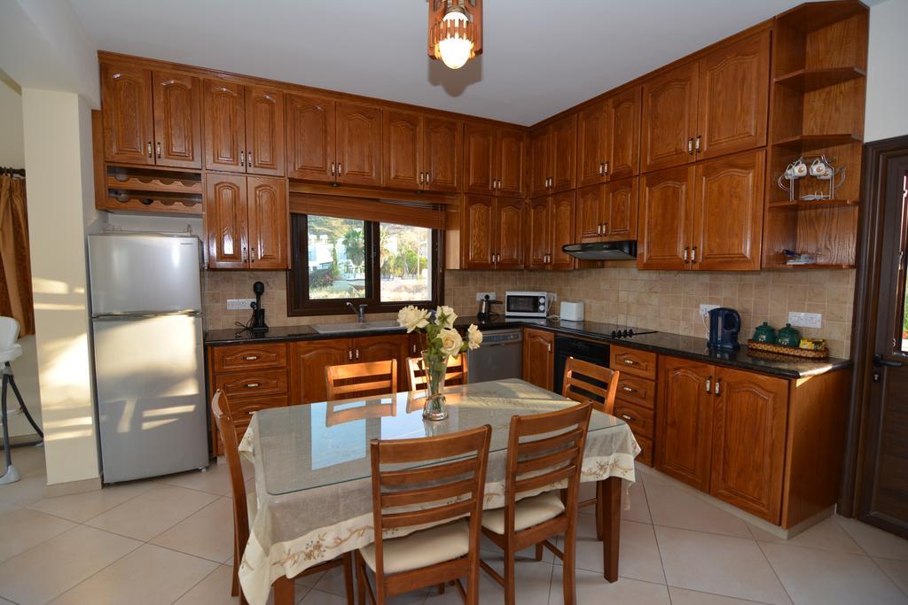 Kalli Villa Pomos Habitación foto